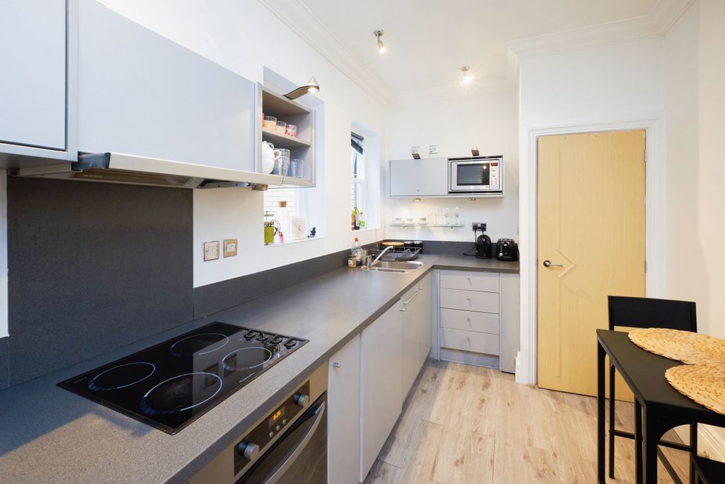 Property photo 1 of 5