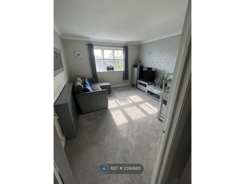 Property photo 1 of 9 Spacious Reception Room Pic 1