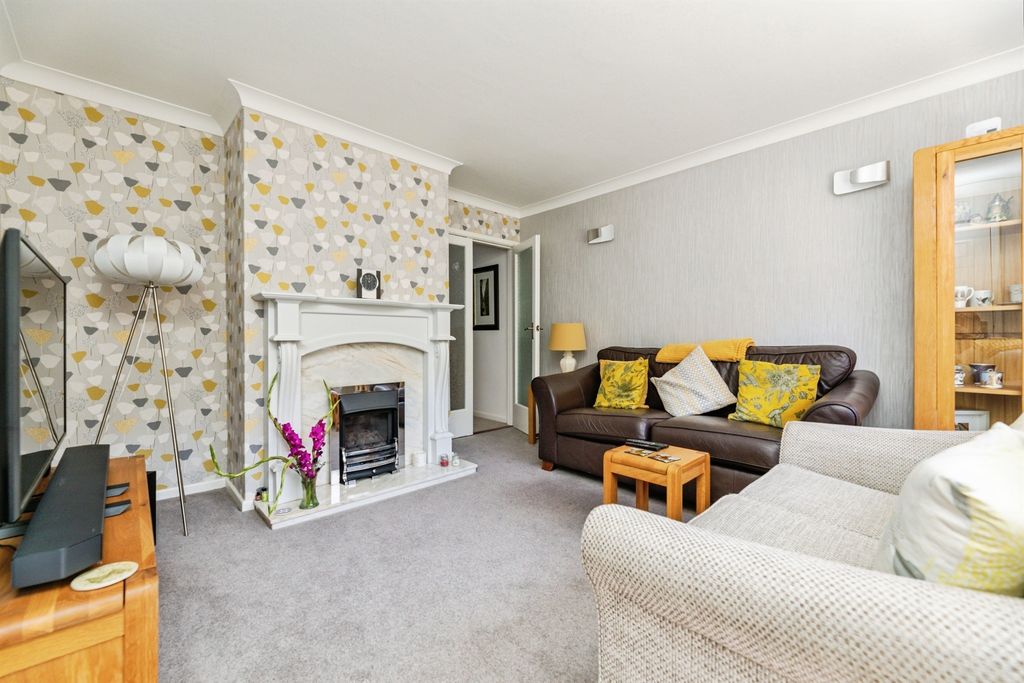 Property photo 2 of 16