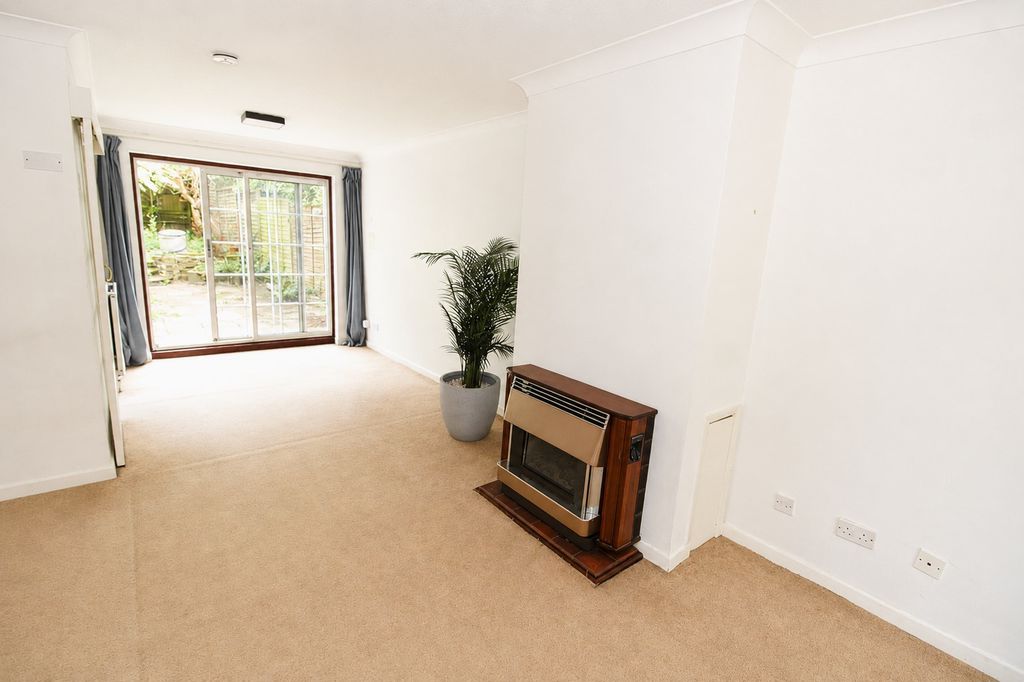 Property photo 3 of 10 Photo 4