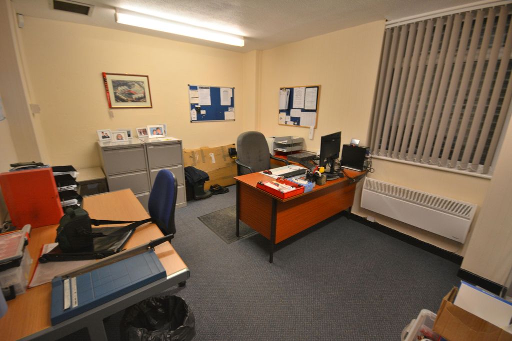 Property photo 2 of 19 Office One