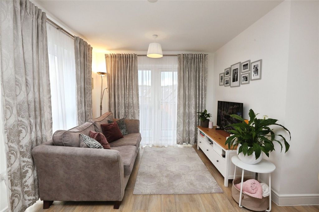 Property photo 3 of 19 Picture No. 14