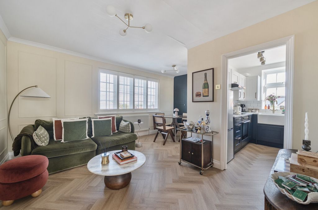 Property photo 2 of 15 1511871-11-6A8d56...