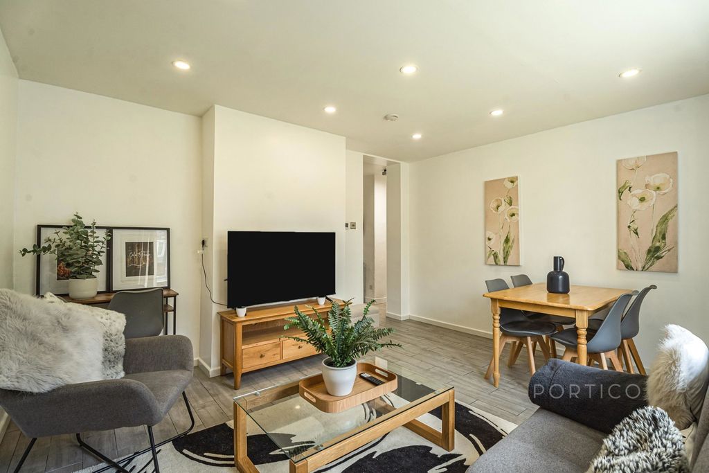 Property photo 2 of 13 Pbox-Img.Jpg