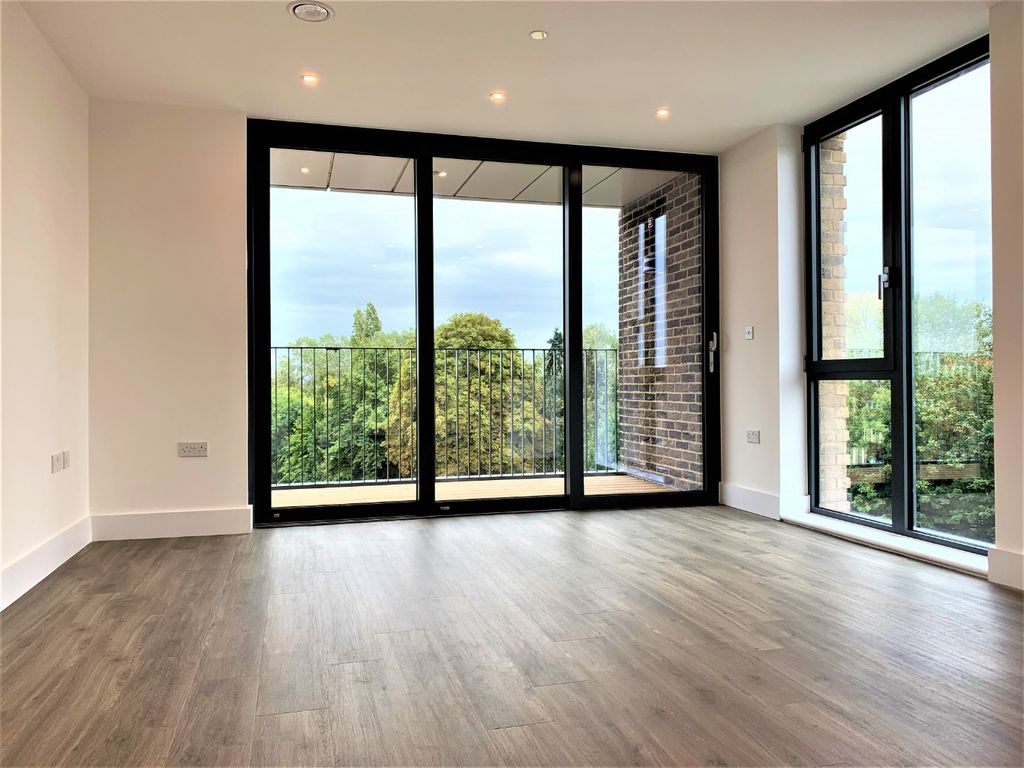 Property photo 3 of 10 701933