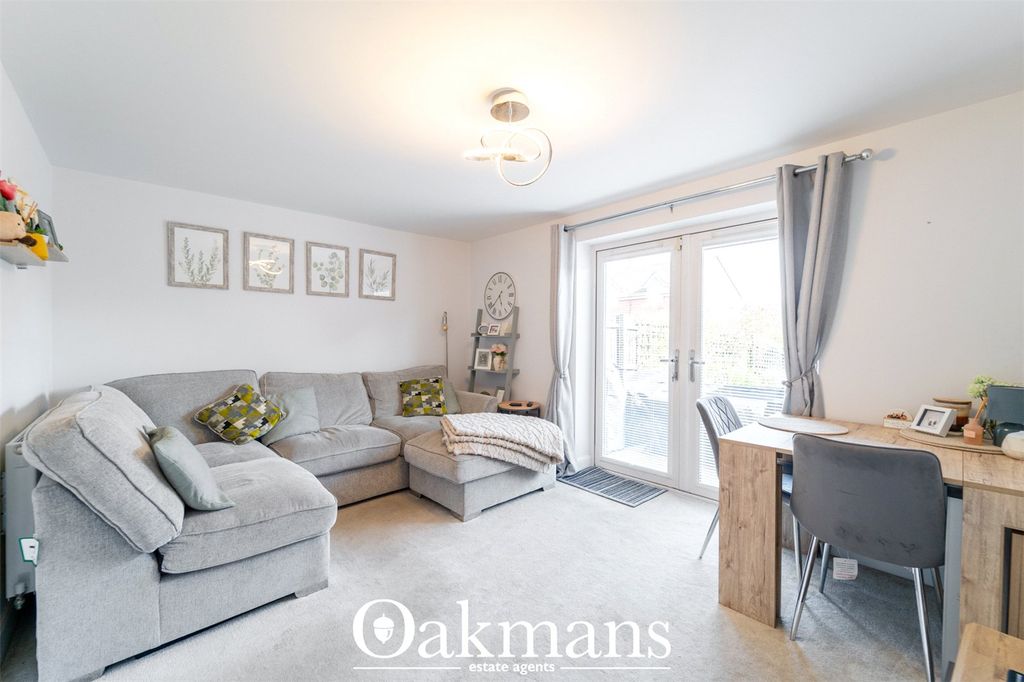 Property photo 2 of 18 Picture No. 12