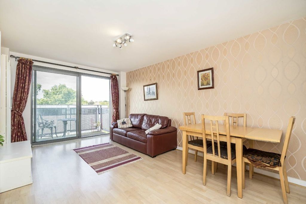 Property photo 2 of 7