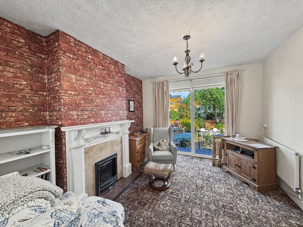 Property photo 3 of 11
