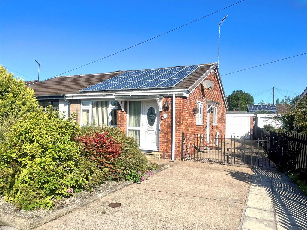 Property photo 1 of 13 22 Ganton Way_Lzn.Jpg