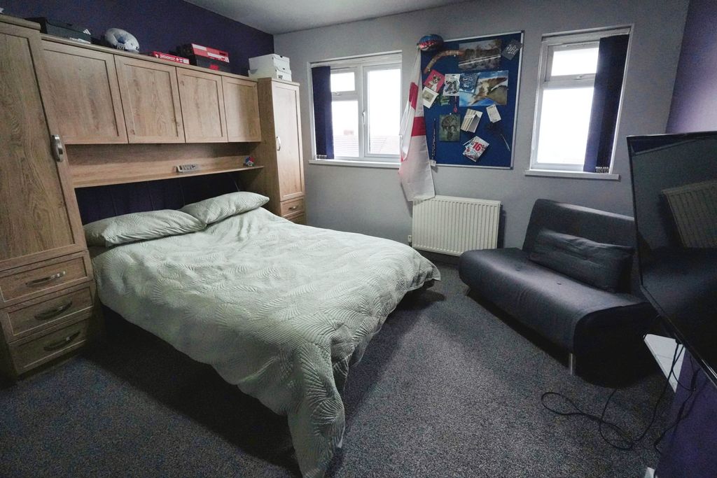 Property photo 3 of 17 Bedroom One