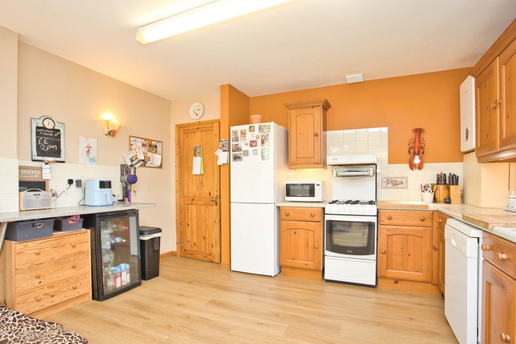 Property photo 3 of 17 Picture 3