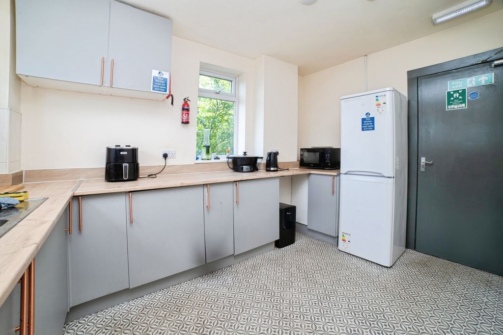 Property photo 2 of 19 Pbox-Img.Jpg