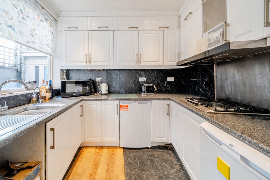 Property photo 3 of 24 1529749-9-1A11Bca...