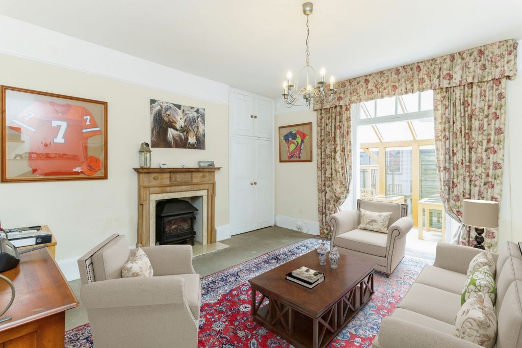 Property photo 2 of 18
