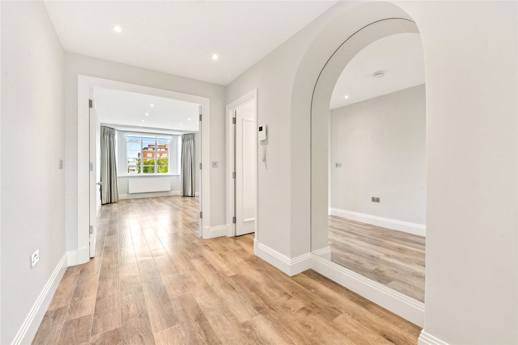 Property photo 2 of 20 Picture No. 14