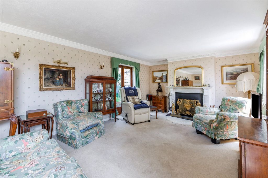 Property photo 2 of 21 Drawing Room