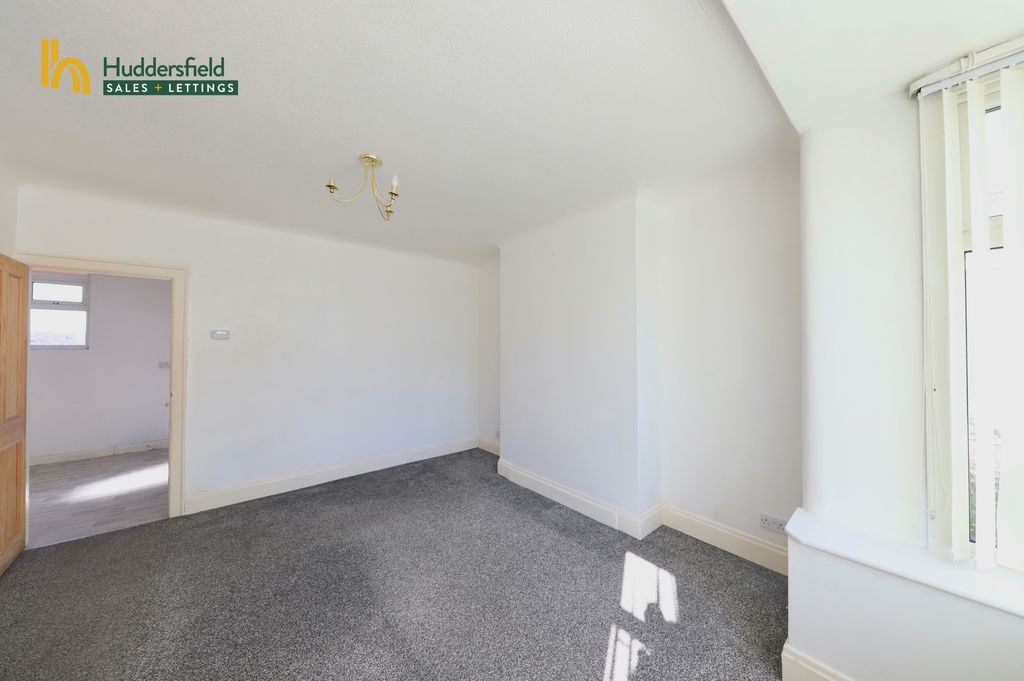 Property photo 1 of 12 Living Room