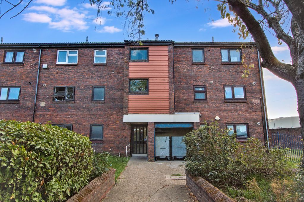 Property photo 1 of 6 57 Sycamore Close, Canning Town, London, E16 4Qr
