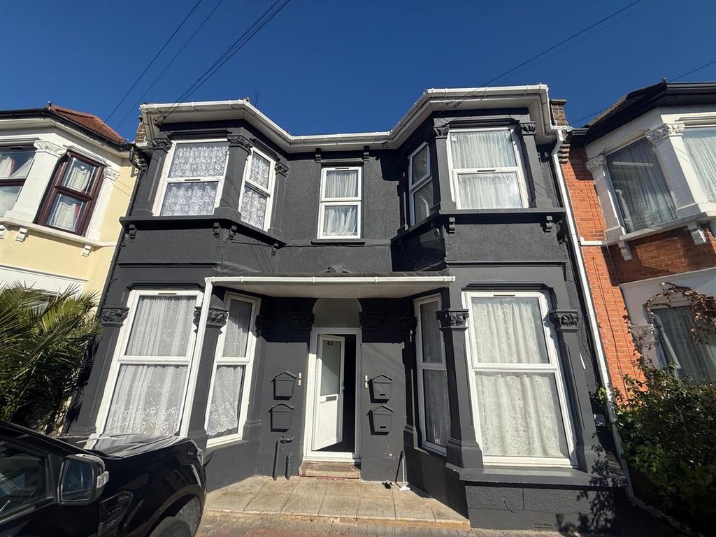 Property photo 1 of 11 Front External