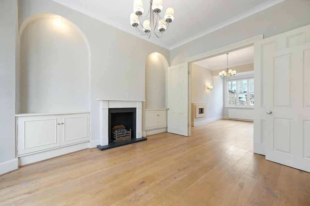 Property photo 2 of 25 Fbl - Aynhoe Road - Receptionb1 (1).Jpg