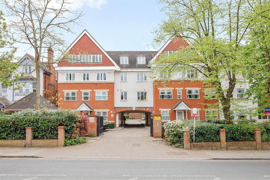 Property photo 2 of 10