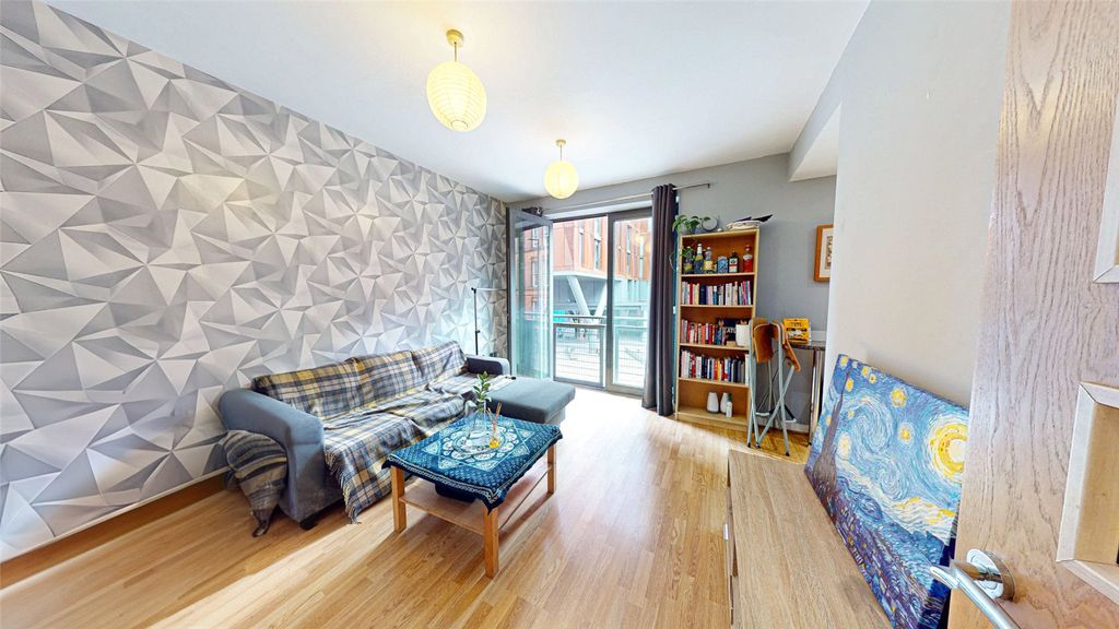 Property photo 2 of 7 Picture No. 11