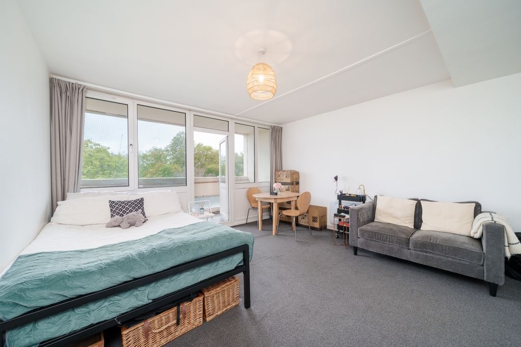 Property photo 1 of 9 Canterbury House ...