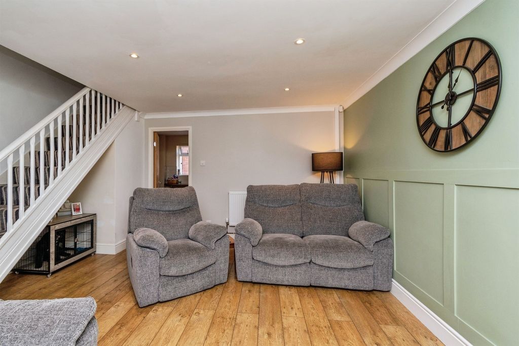 Property photo 3 of 13