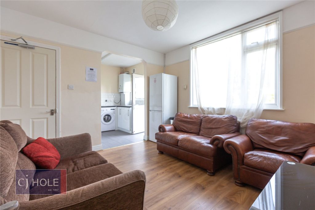 Property photo 2 of 13 Picture No. 23