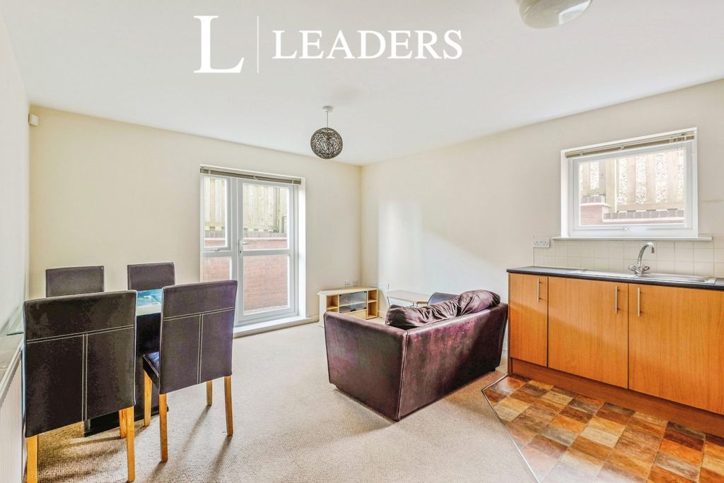 Property photo 3 of 11 Pbox-Img.Jpg