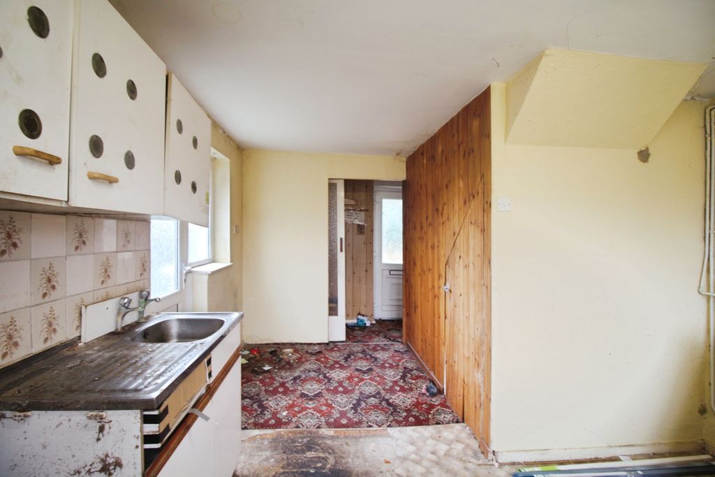 Property photo 2 of 15 Kitchen Diner