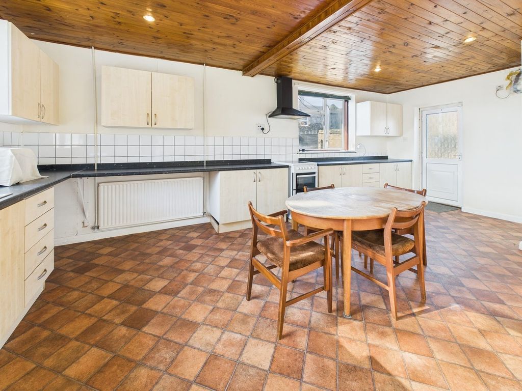 Property photo 3 of 32