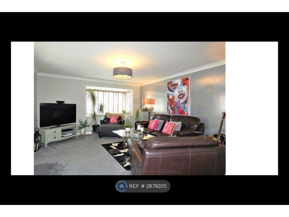 Property photo 2 of 15 Lounge