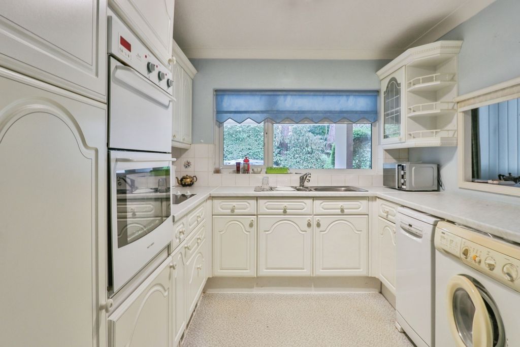 Property photo 3 of 17 Photo