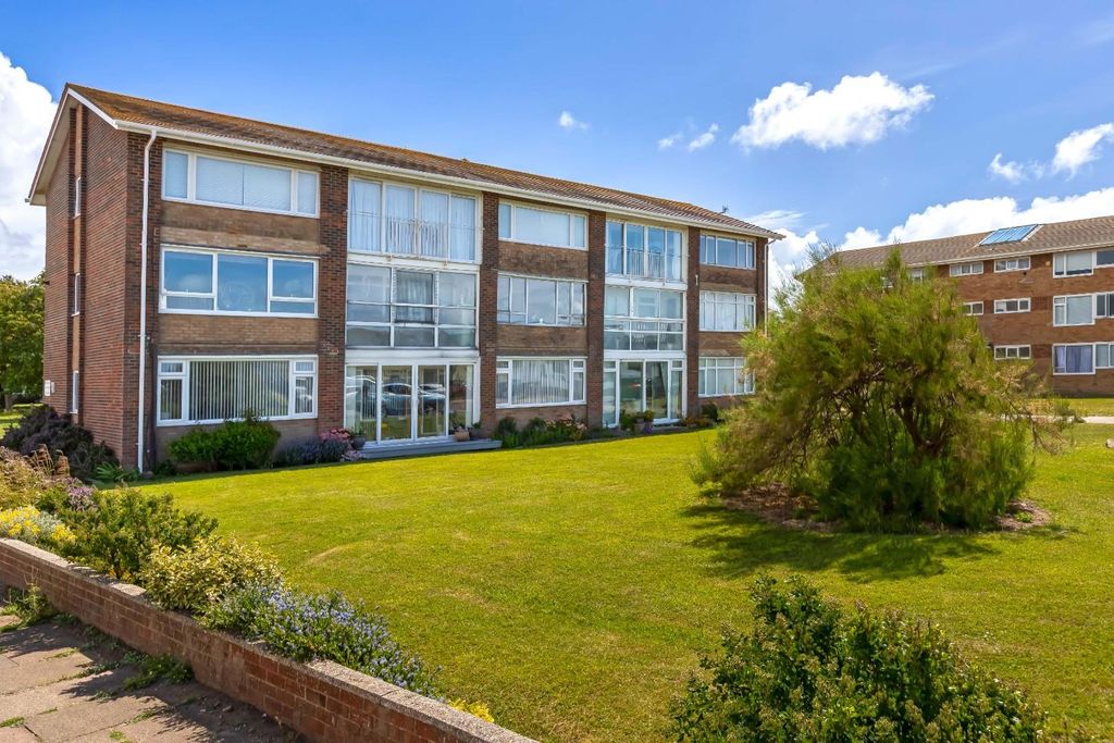 Property photo 1 of 18 Kings Court_18.Jpg