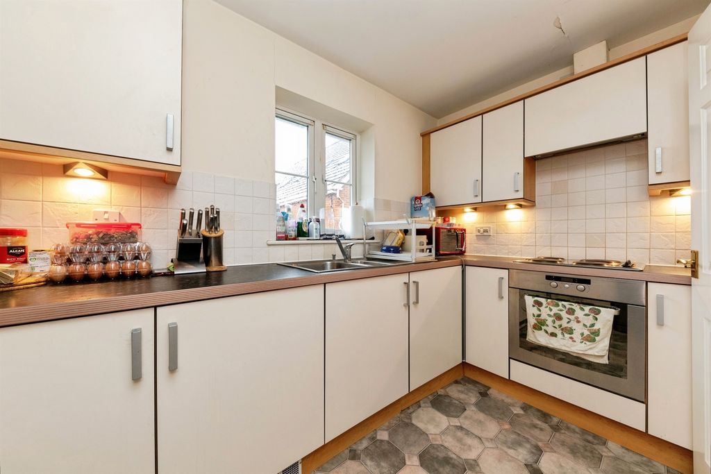 Property photo 2 of 14