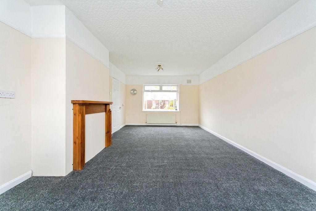 Property photo 3 of 17 Photo