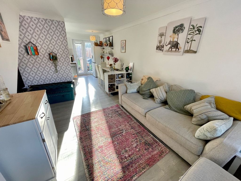 Property photo 3 of 10 4682033