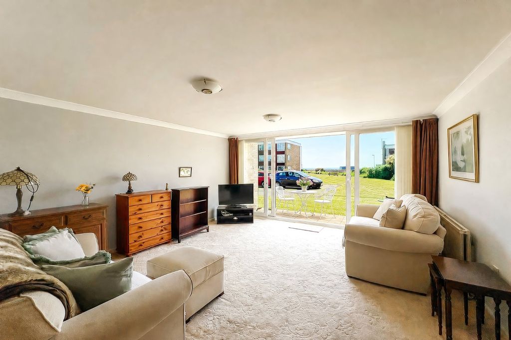 Property photo 3 of 15 Picture No. 28