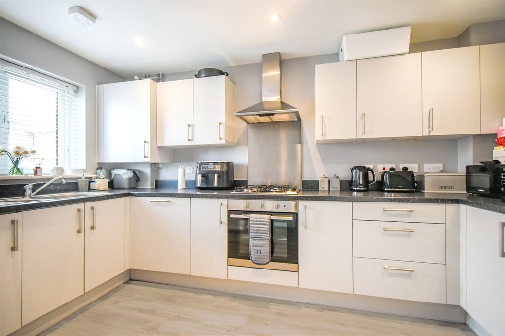 Property photo 3 of 12 Picture No. 15