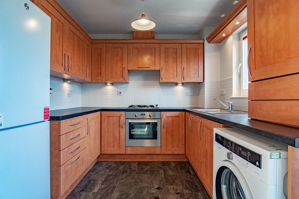 Property photo 2 of 30