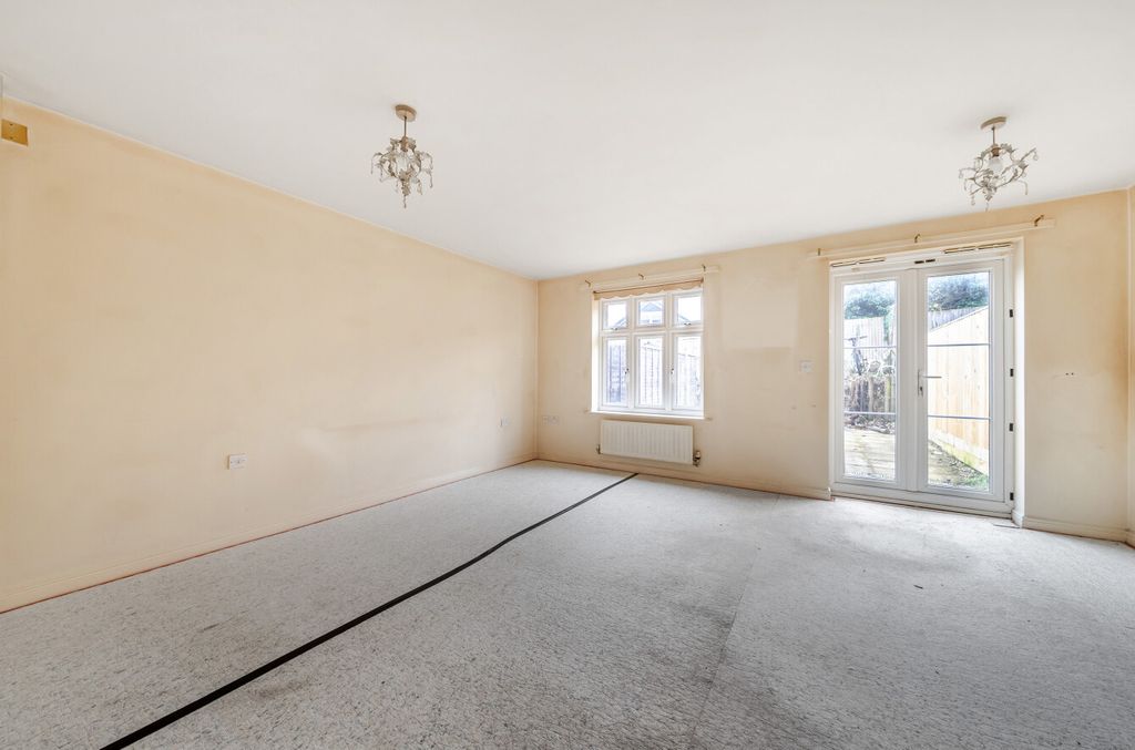 Property photo 3 of 11 1421100-4-69Aea05...