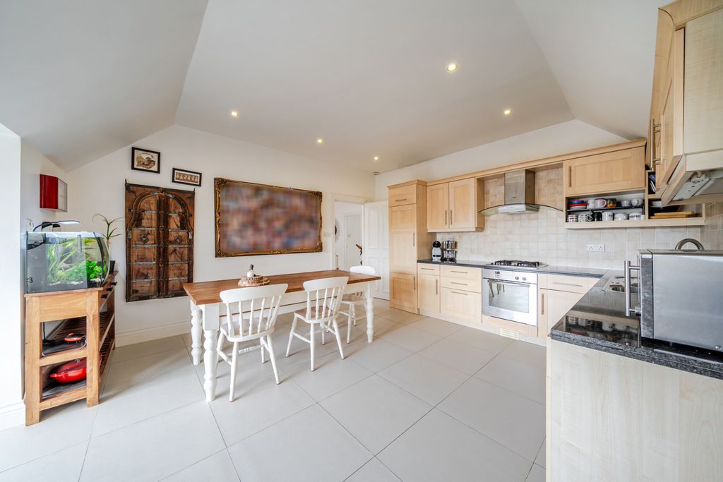 Property photo 3 of 20 1516327-3-6A9ee58...