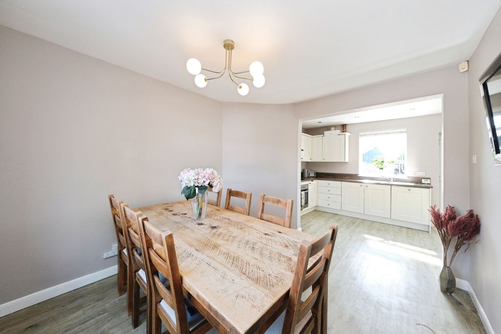 Property photo 3 of 17 Pbox-Img.Jpg