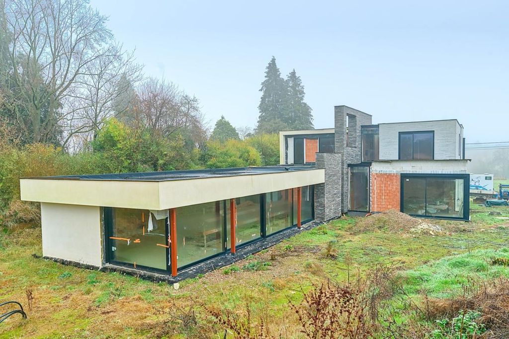 Property photo 2 of 20