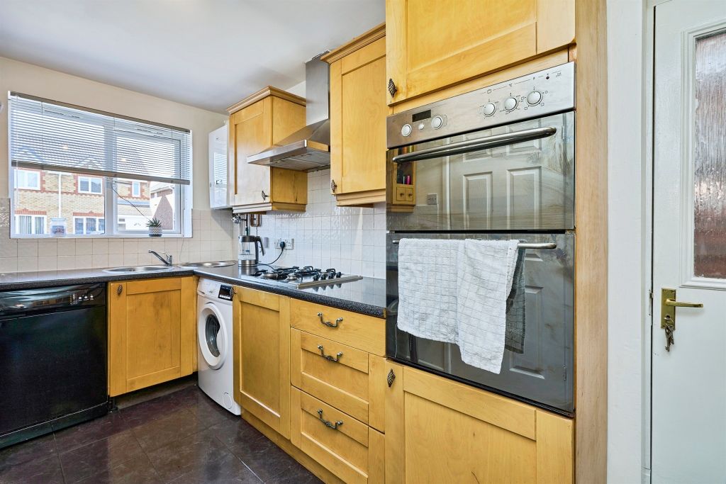 Property photo 2 of 20