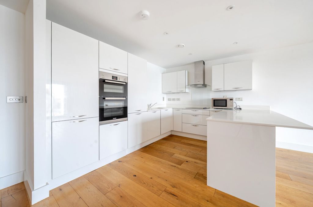 Property photo 3 of 15 1331880-11-68934F...