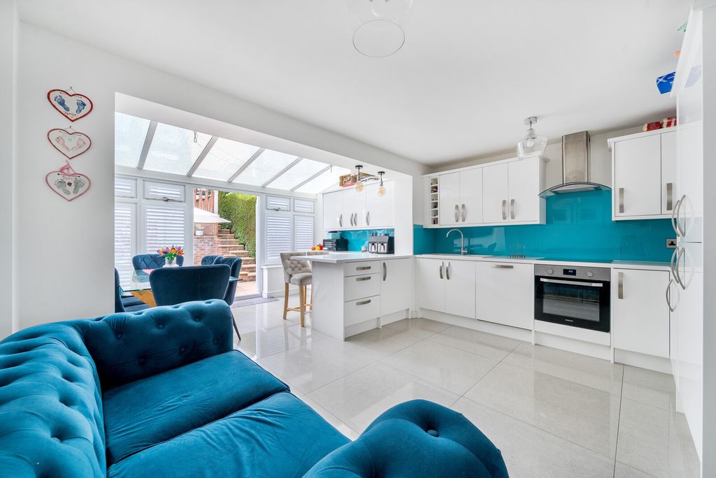 Property photo 2 of 20 1485275-13-6A4503...