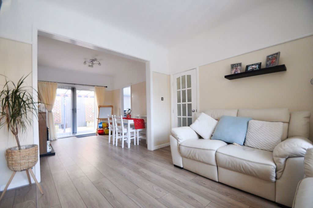 Property photo 2 of 26