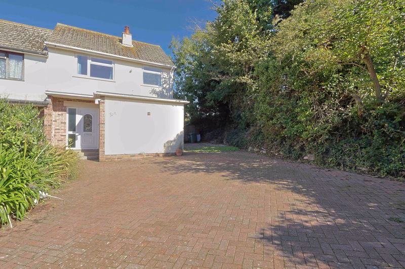 Property photo 1 of 11 Photo 3